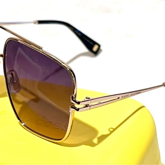 Marc Jacobs 59MM Navigator Sunglasses w/Detachable Chain-Gold Black/Brown-Pink - Picture 6 of 16